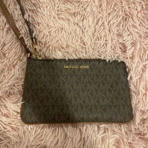 Michael Kors Wristlet